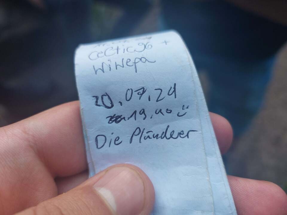 Image of a Geocache with 'die Plünderer' inscribed on it